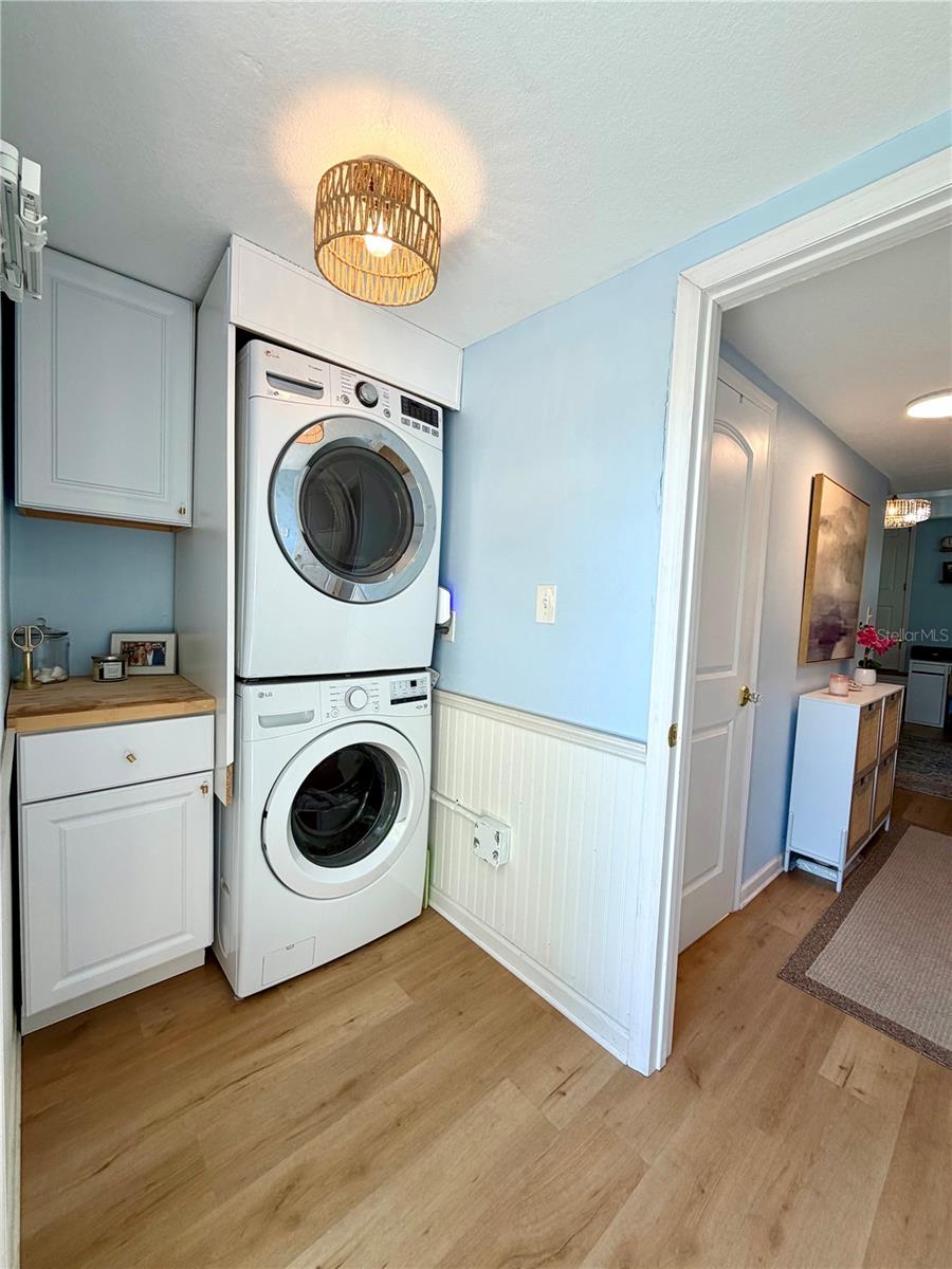Image 8 of 25 For 2842 15th Avenue N