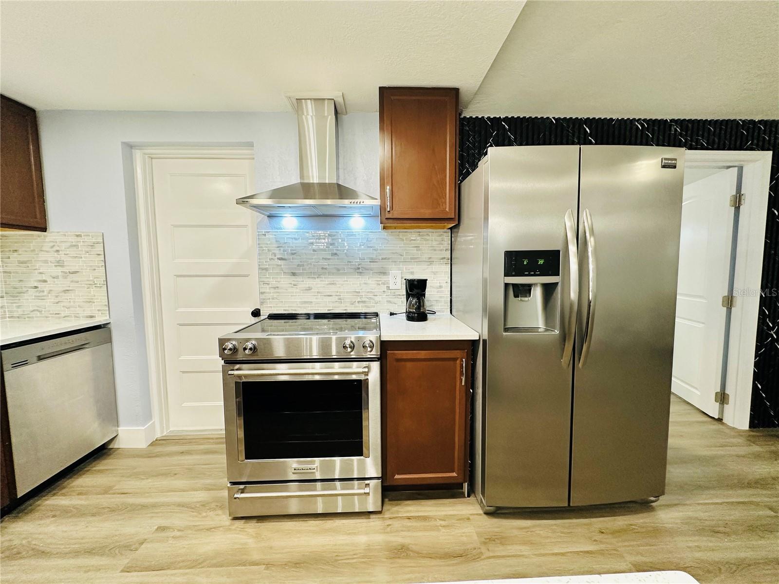 Image 10 of 98 For 8203 Olivewood Place