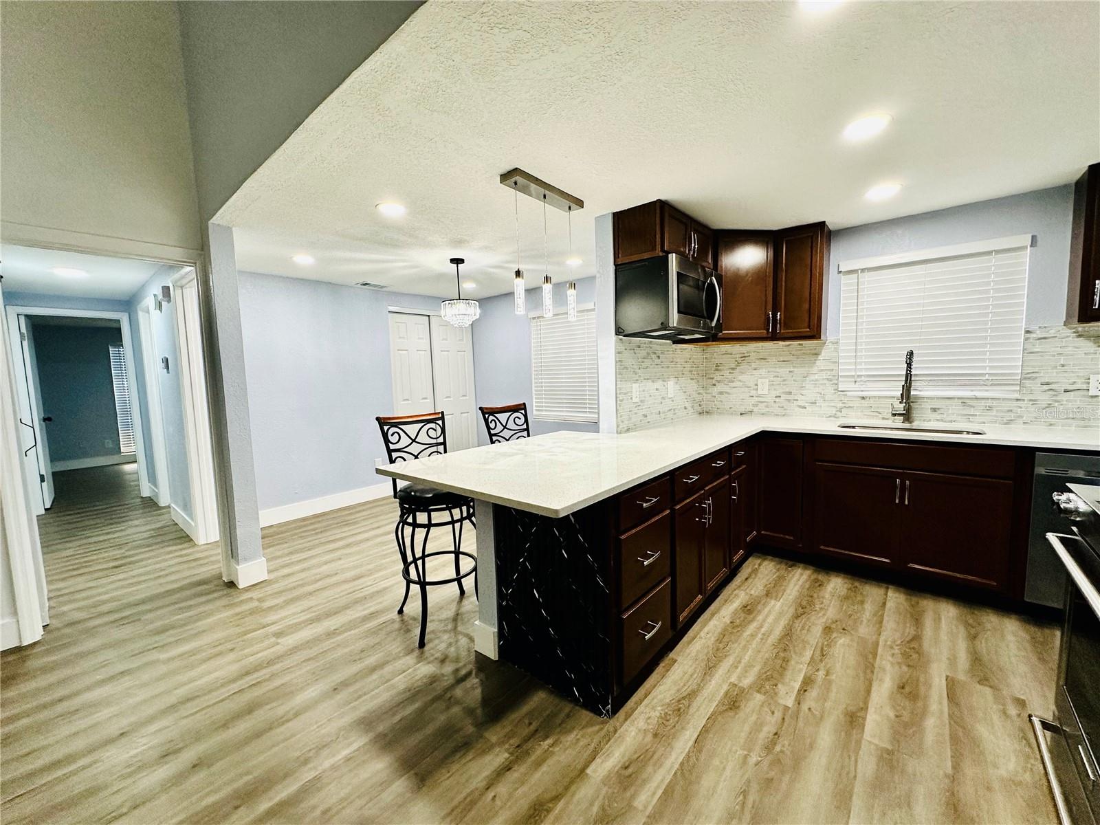 Image 12 of 98 For 8203 Olivewood Place