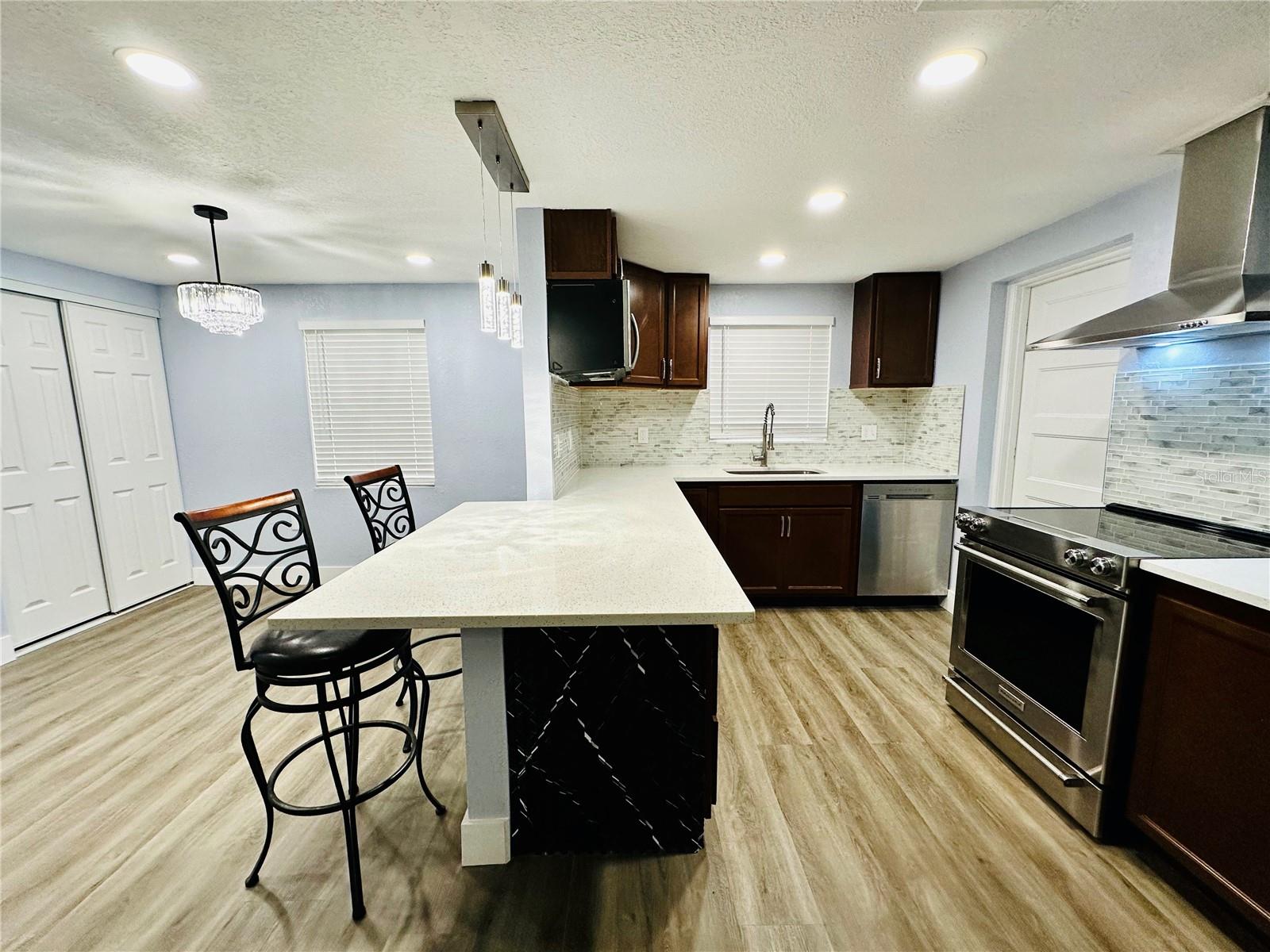 Image 13 of 98 For 8203 Olivewood Place