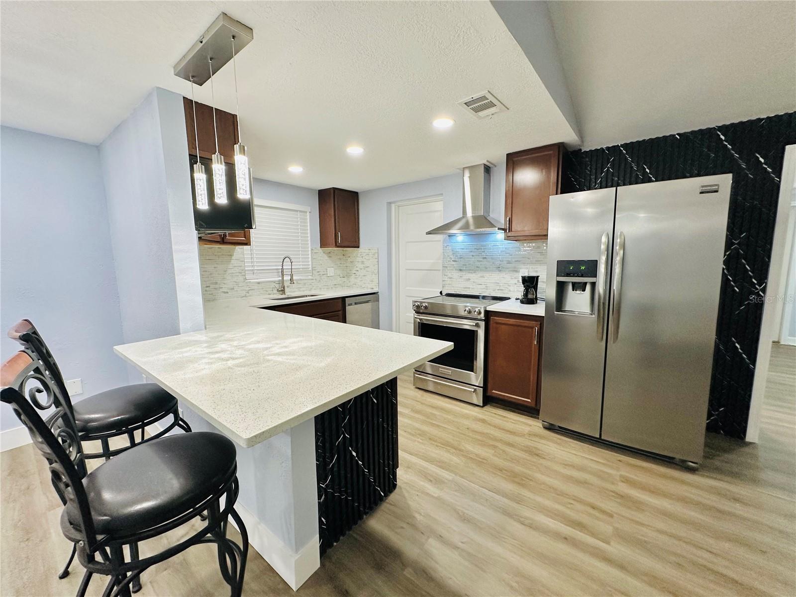 Image 14 of 98 For 8203 Olivewood Place