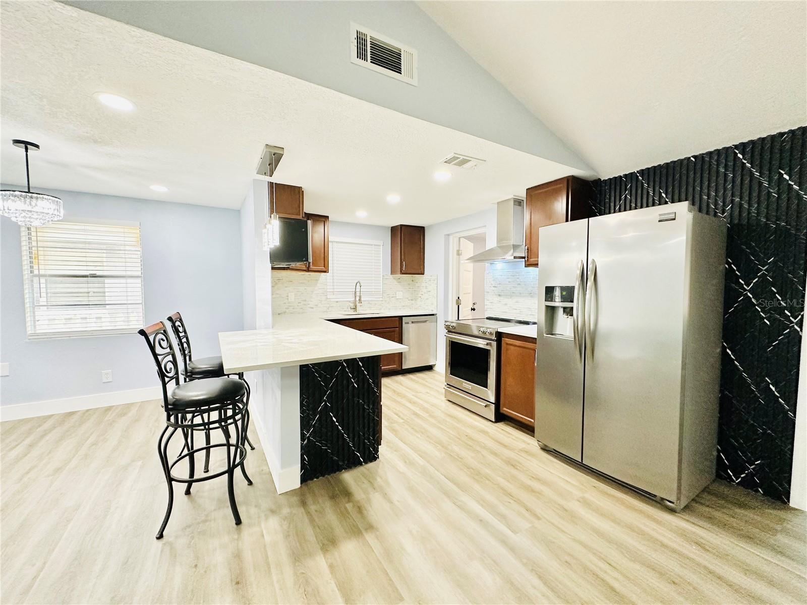 Image 19 of 98 For 8203 Olivewood Place