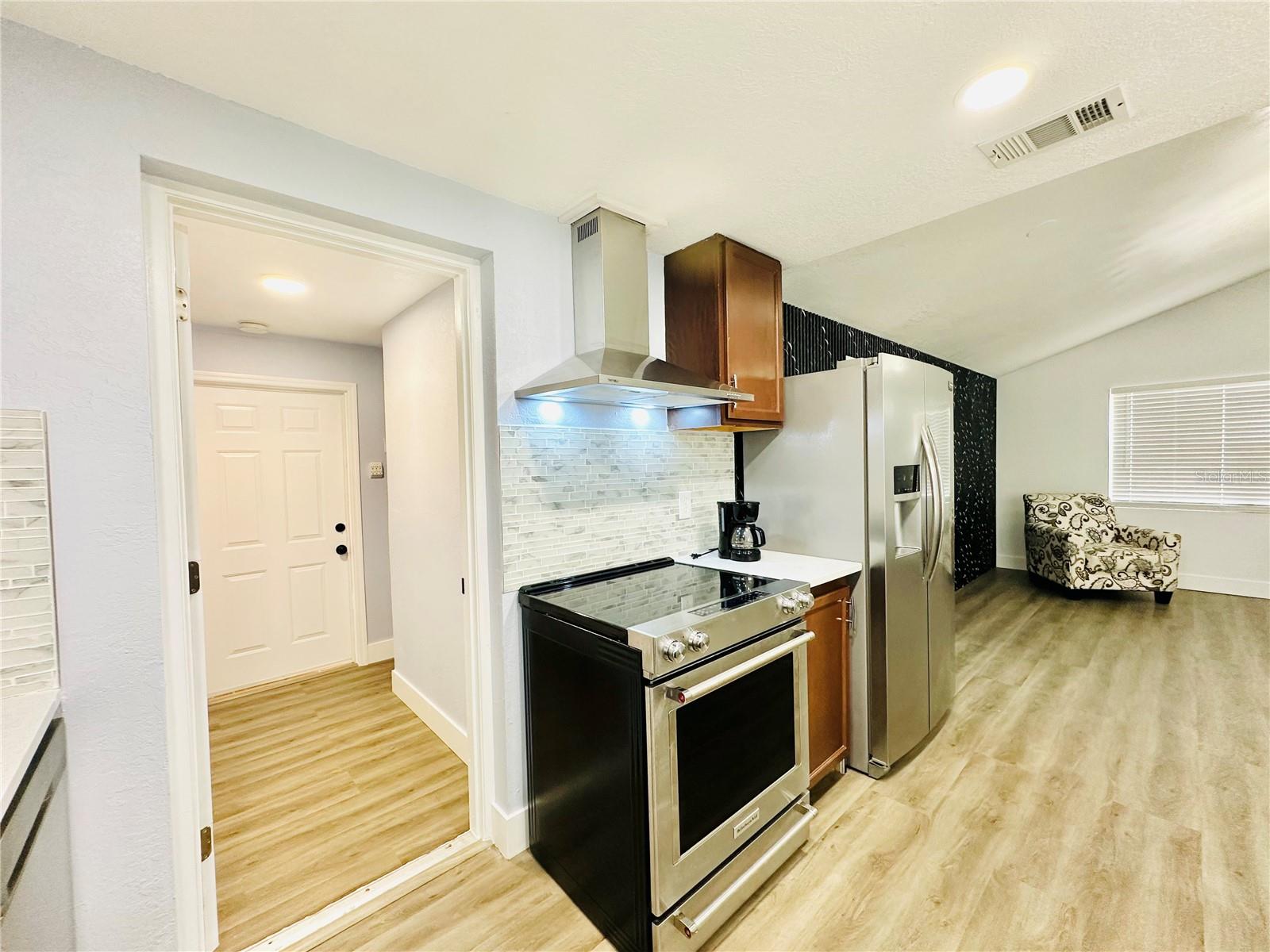 Image 26 of 98 For 8203 Olivewood Place