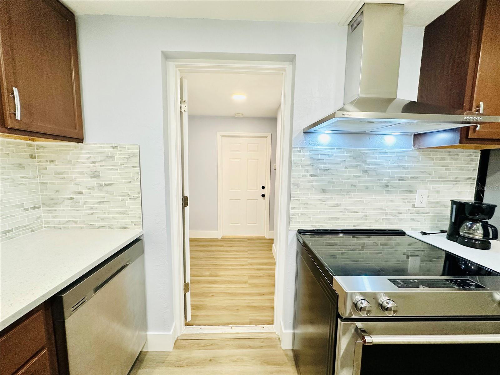 Image 27 of 98 For 8203 Olivewood Place