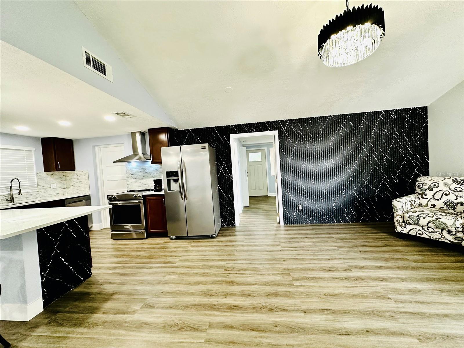 Image 3 of 98 For 8203 Olivewood Place