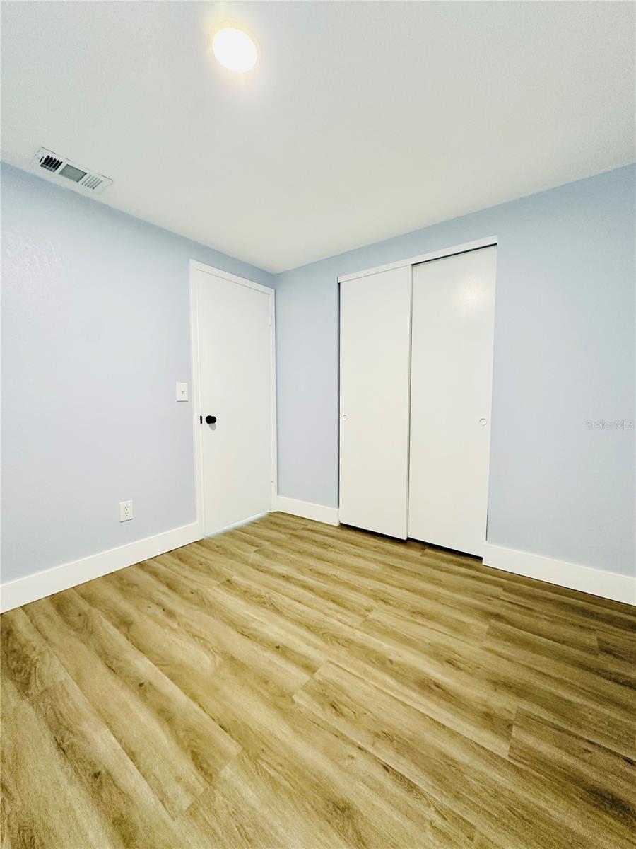 Image 35 of 98 For 8203 Olivewood Place