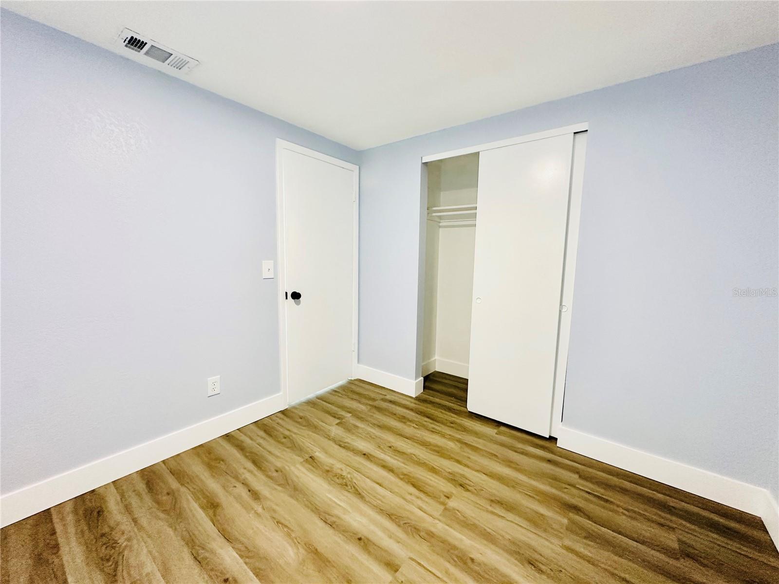 Image 37 of 98 For 8203 Olivewood Place