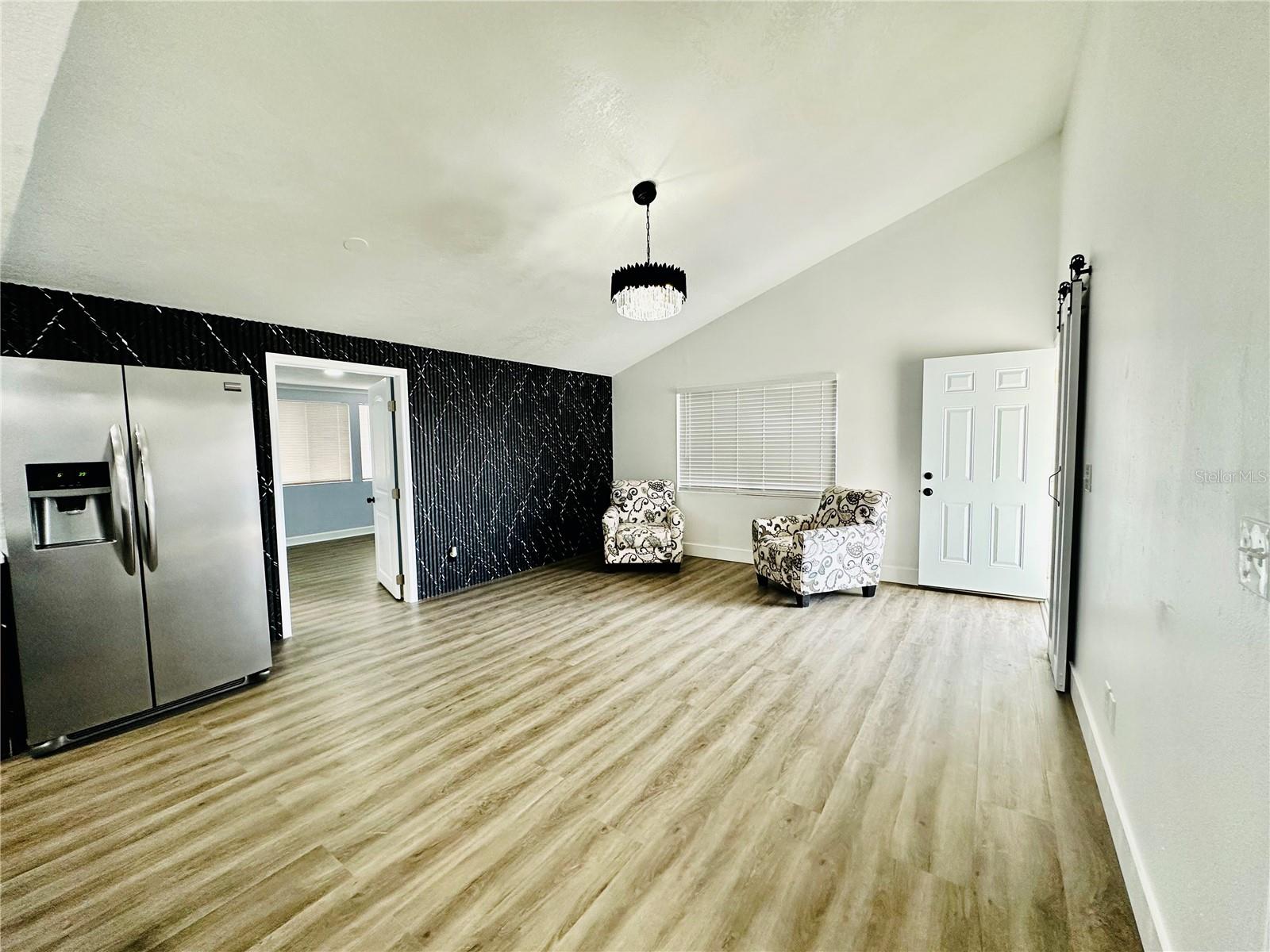 Image 4 of 98 For 8203 Olivewood Place