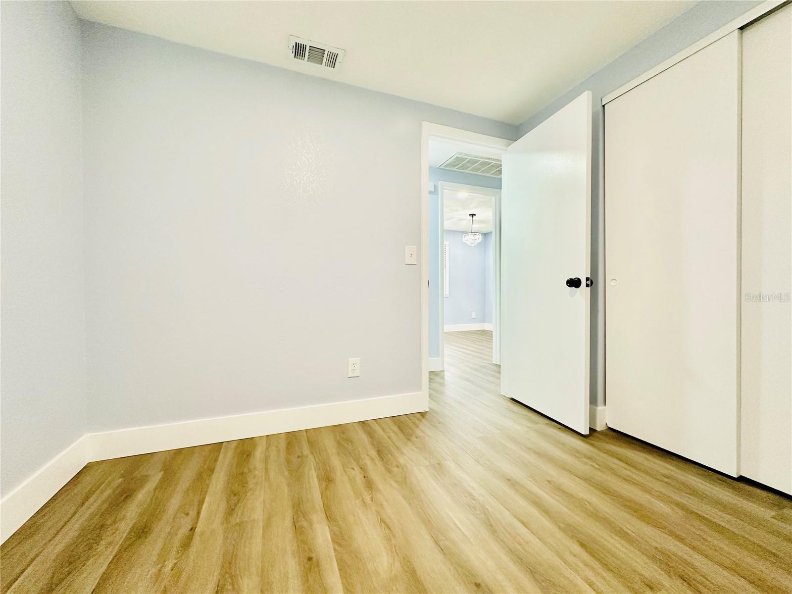 Image 43 of 98 For 8203 Olivewood Place