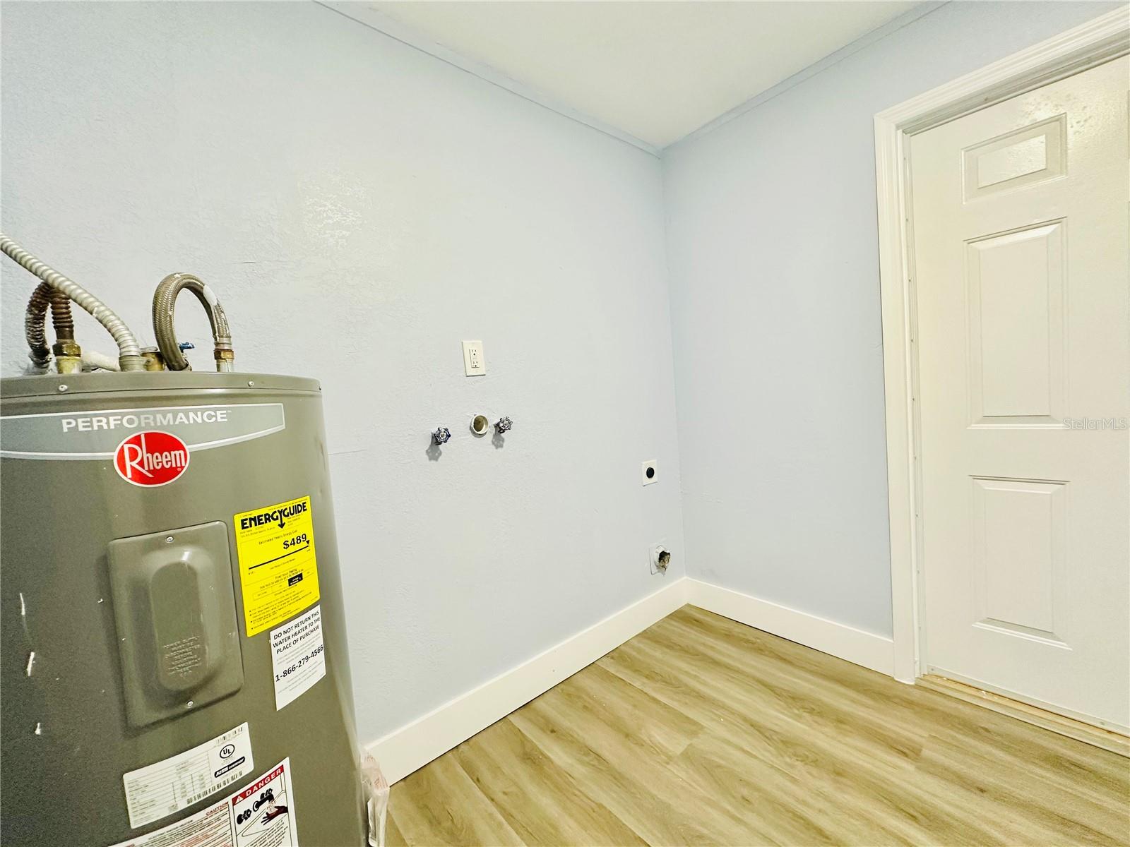 Image 68 of 98 For 8203 Olivewood Place