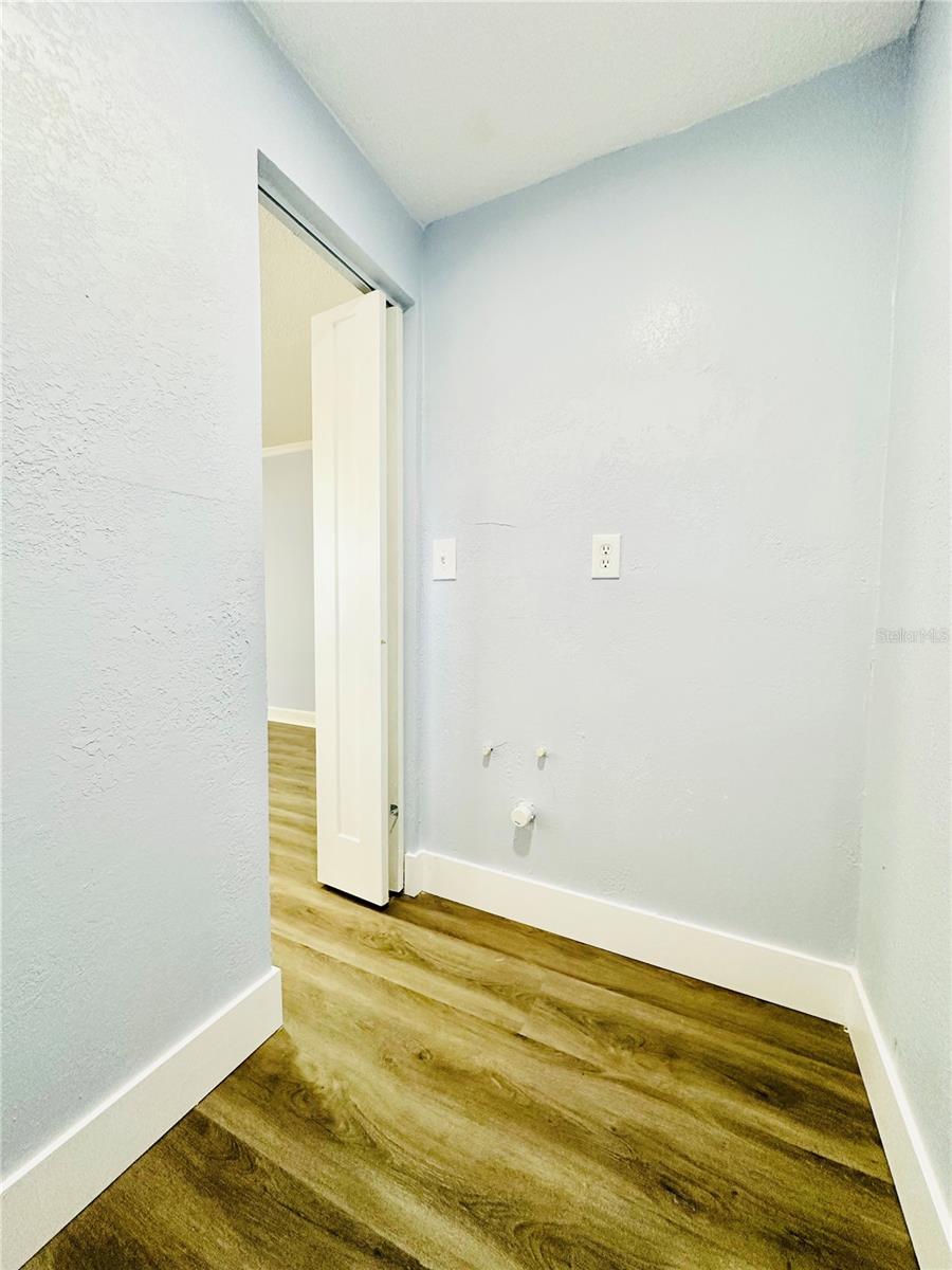 Image 80 of 98 For 8203 Olivewood Place