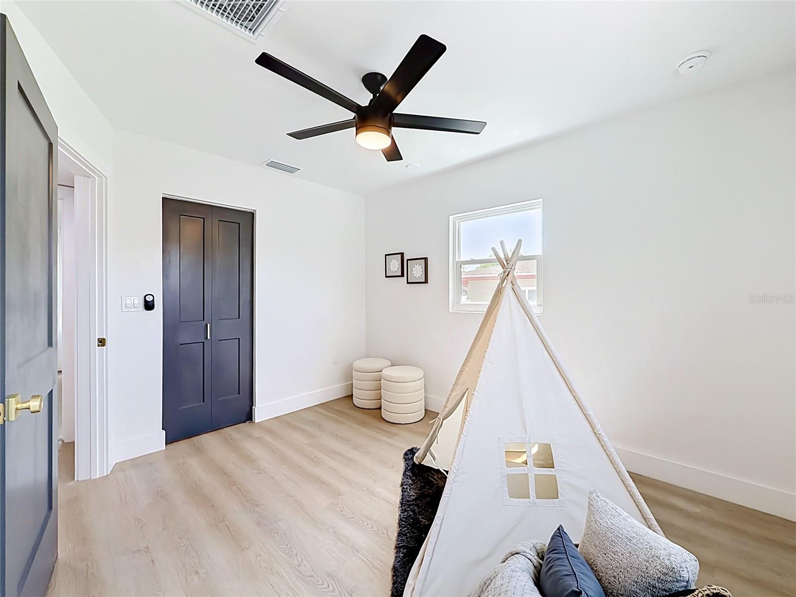 Image 24 of 34 For 5431 Dartmouth Avenue N