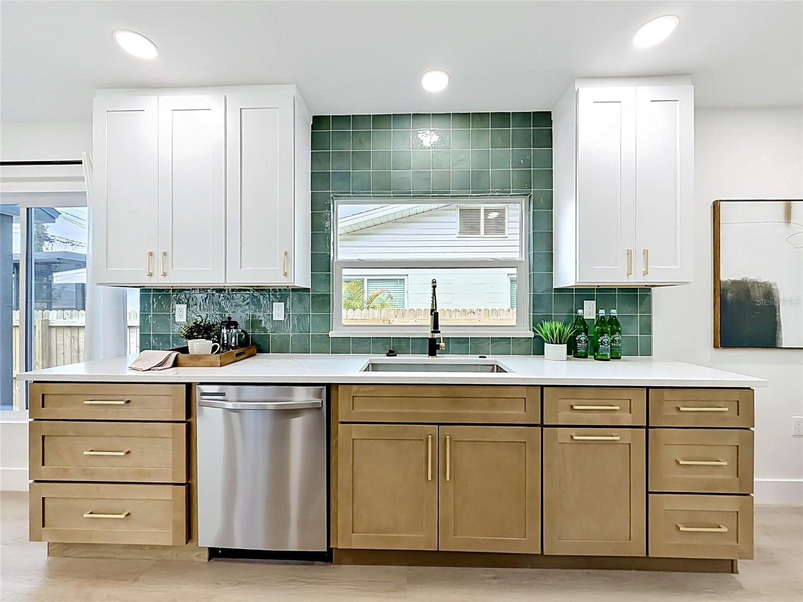 Image 3 of 34 For 5431 Dartmouth Avenue N