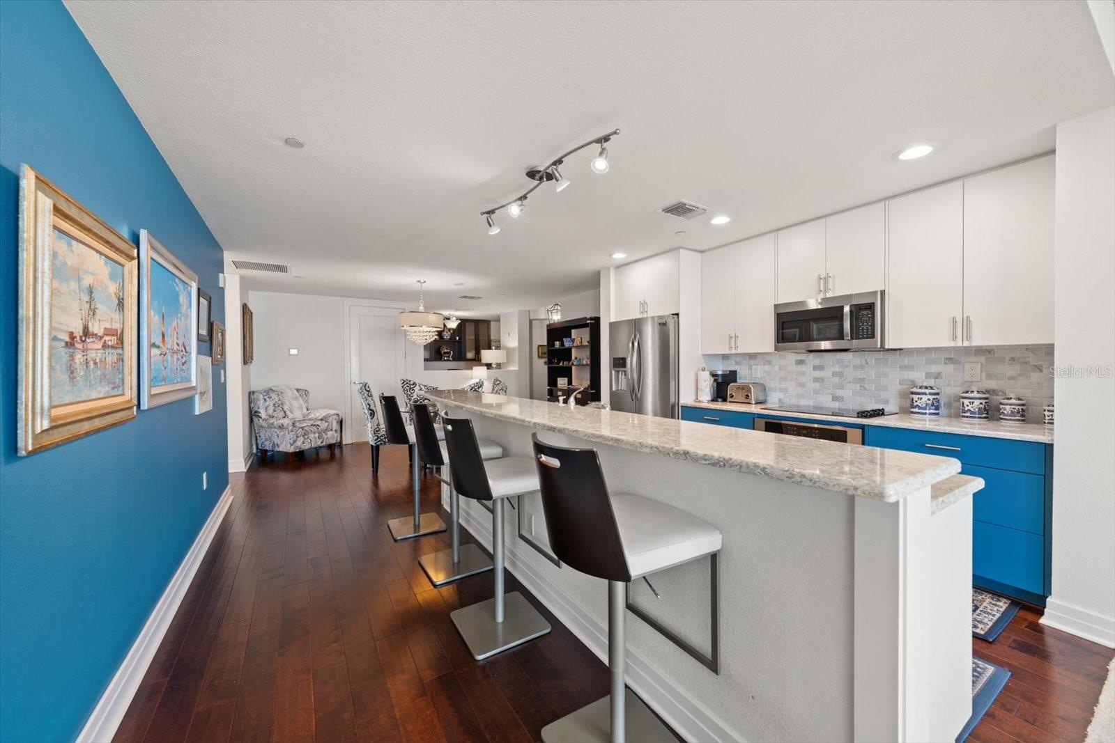 Image 13 of 54 For 331 Cleveland Street 1206