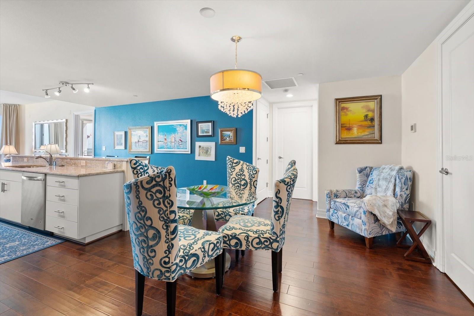 Image 17 of 54 For 331 Cleveland Street 1206