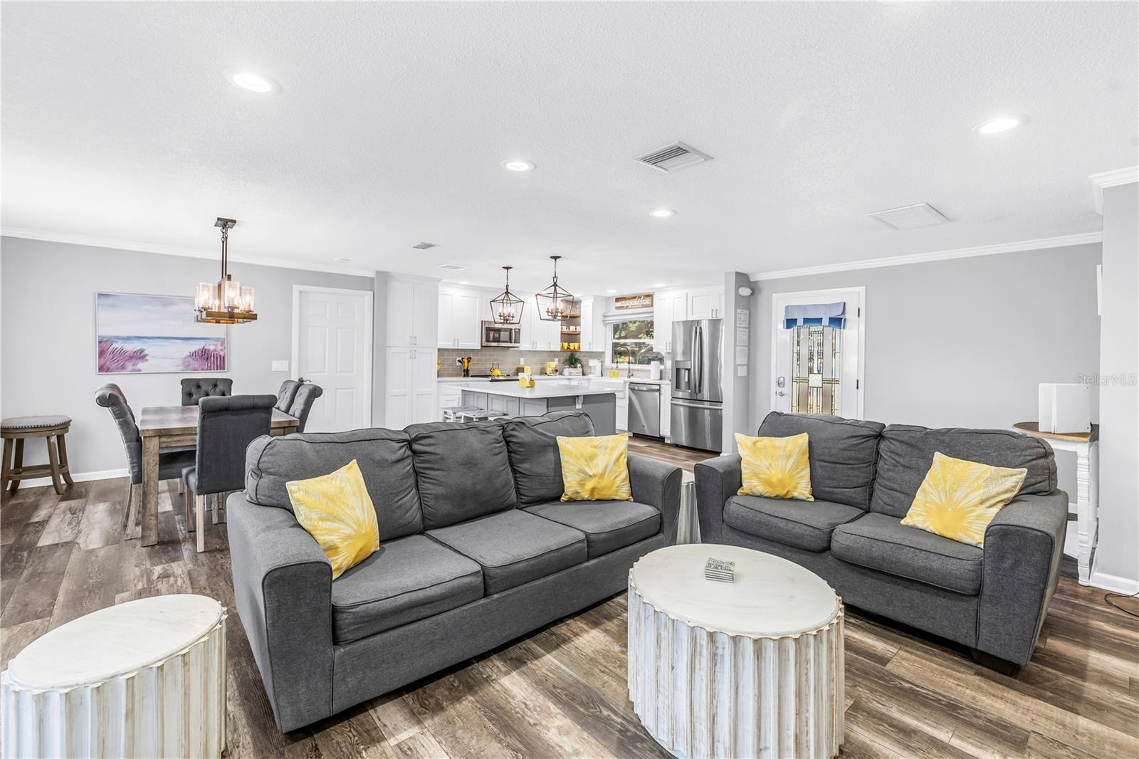 Image 17 of 47 For 12096 Oak Street