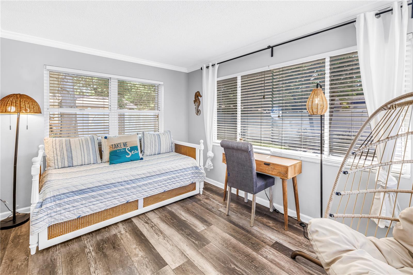 Image 20 of 47 For 12096 Oak Street