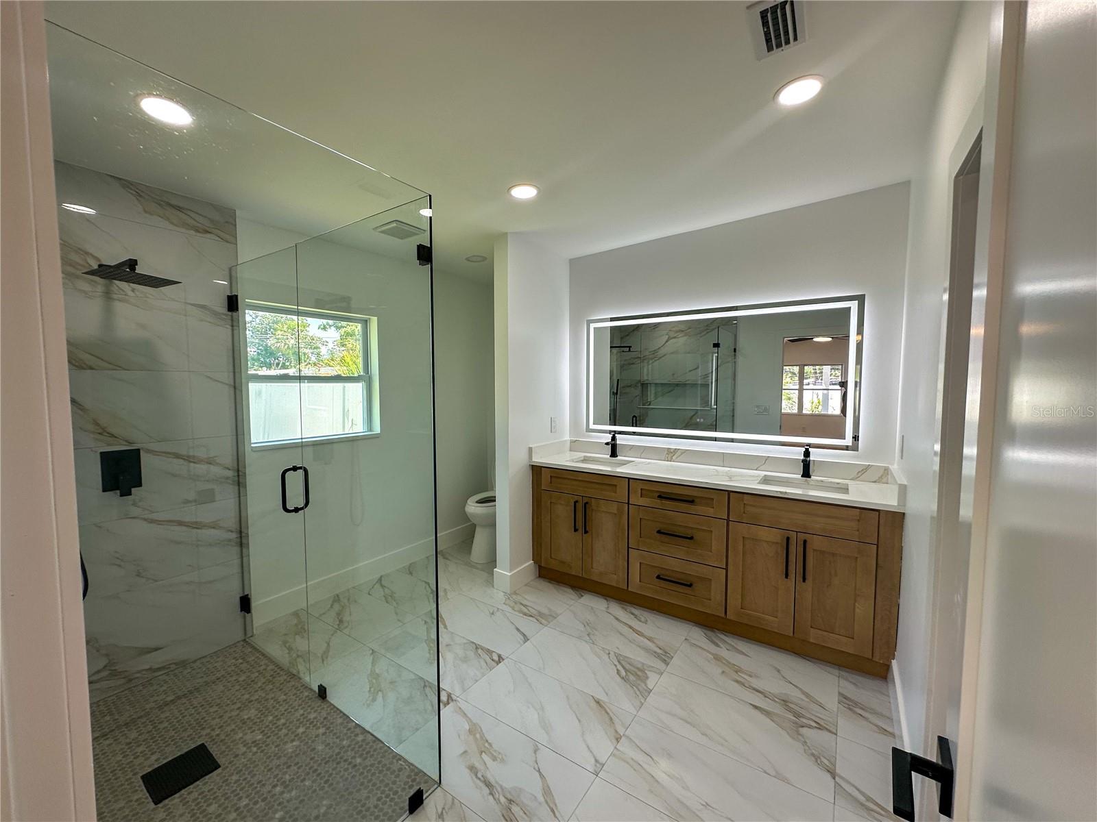 Image 25 of 37 For 936 Alcazar Way S