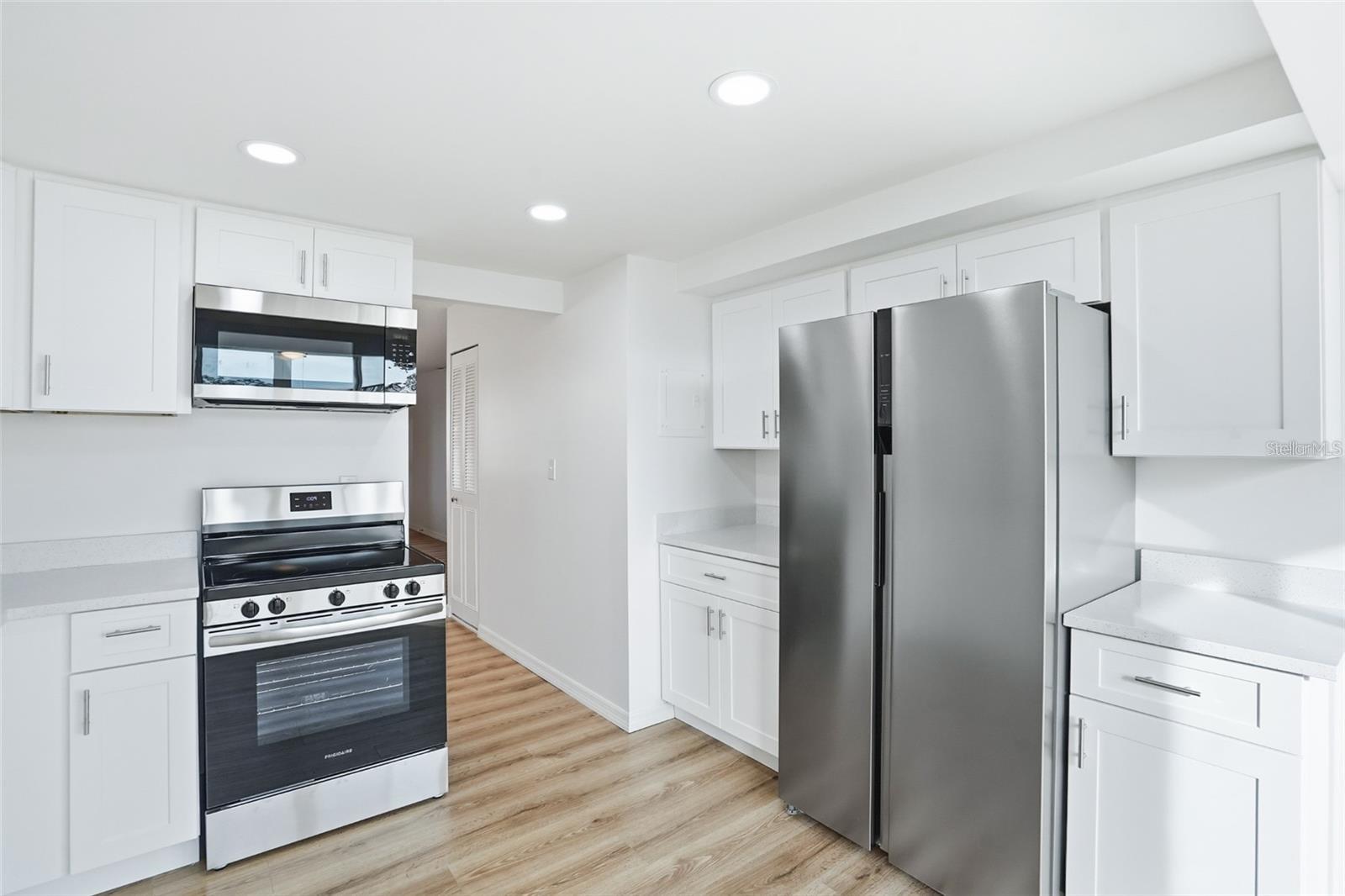 Image 4 of 17 For 5095 Bay Street Ne 21o
