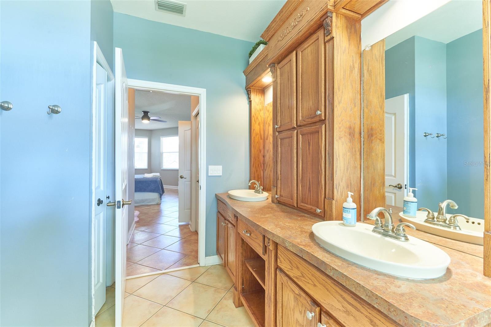 Image 26 of 28 For 9302 Heritage Oak Court