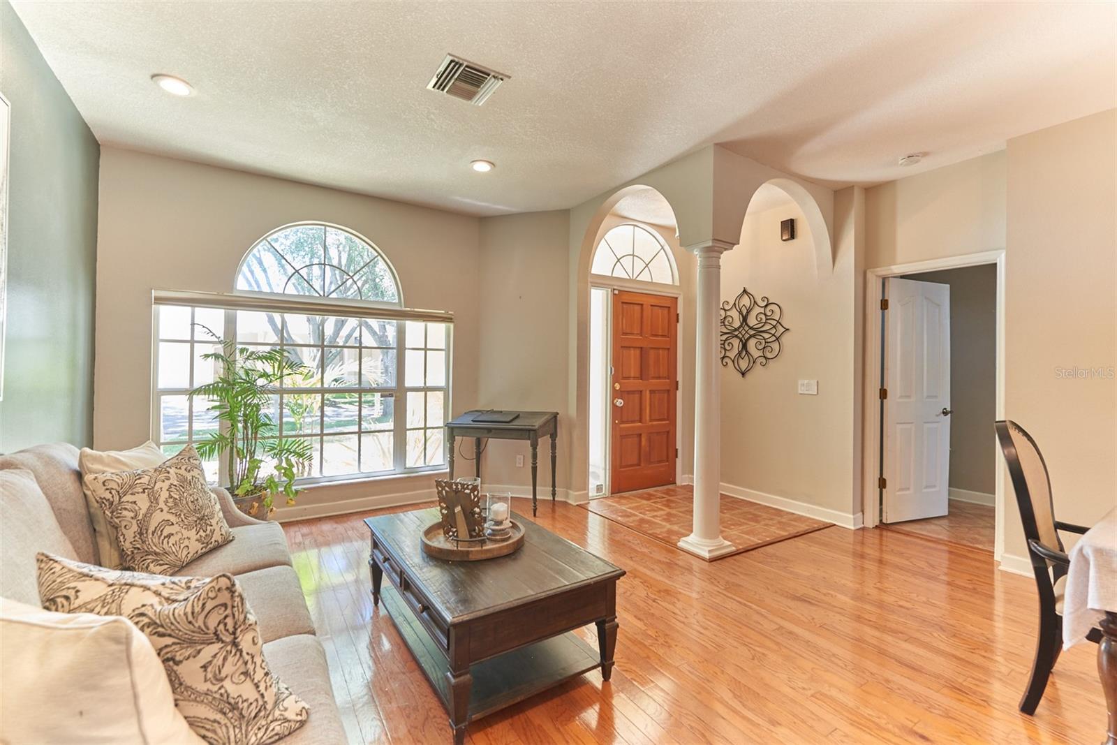 Image 5 of 28 For 9302 Heritage Oak Court