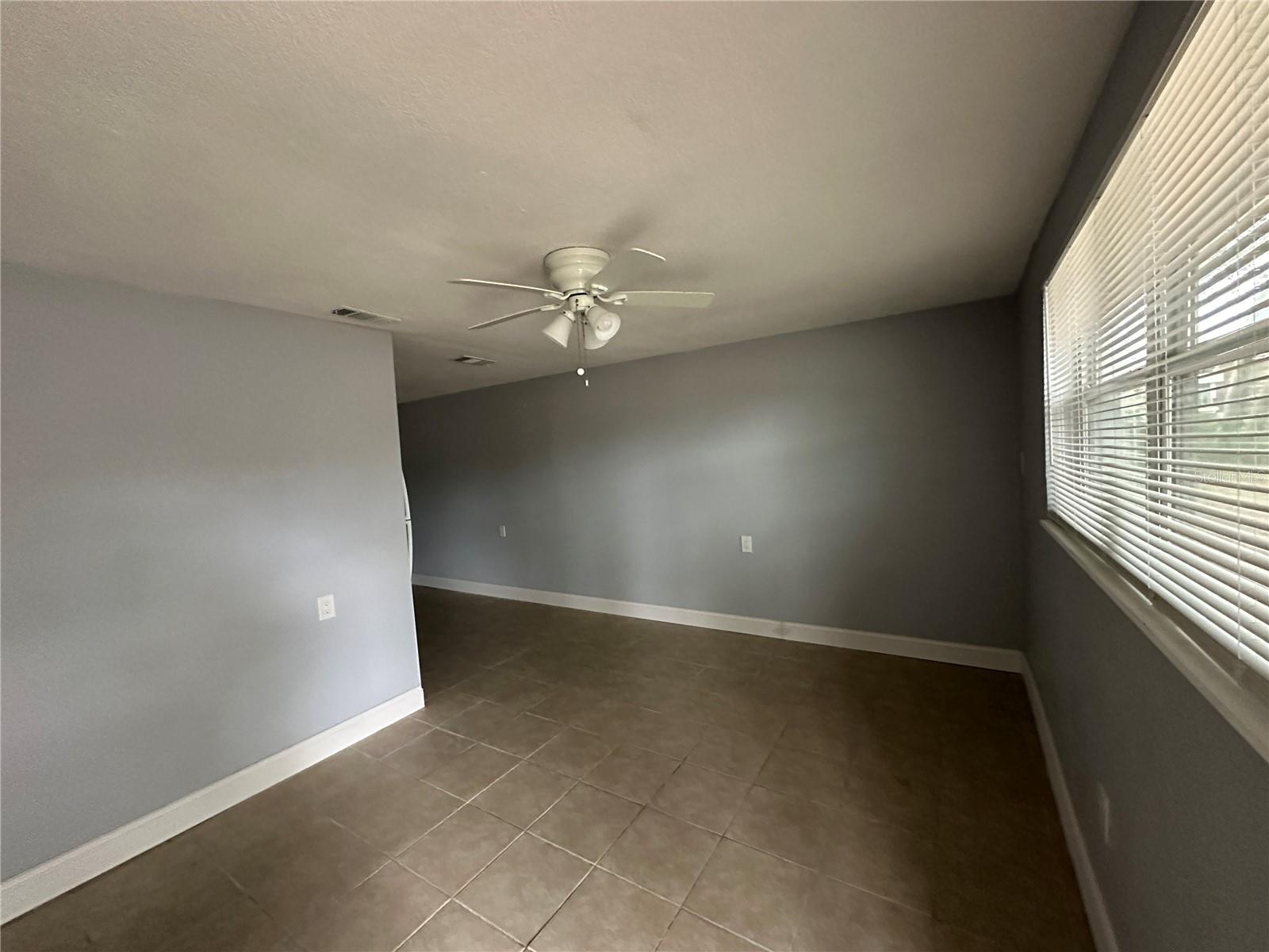 Image 4 of 8 For 450 88th Avenue N
