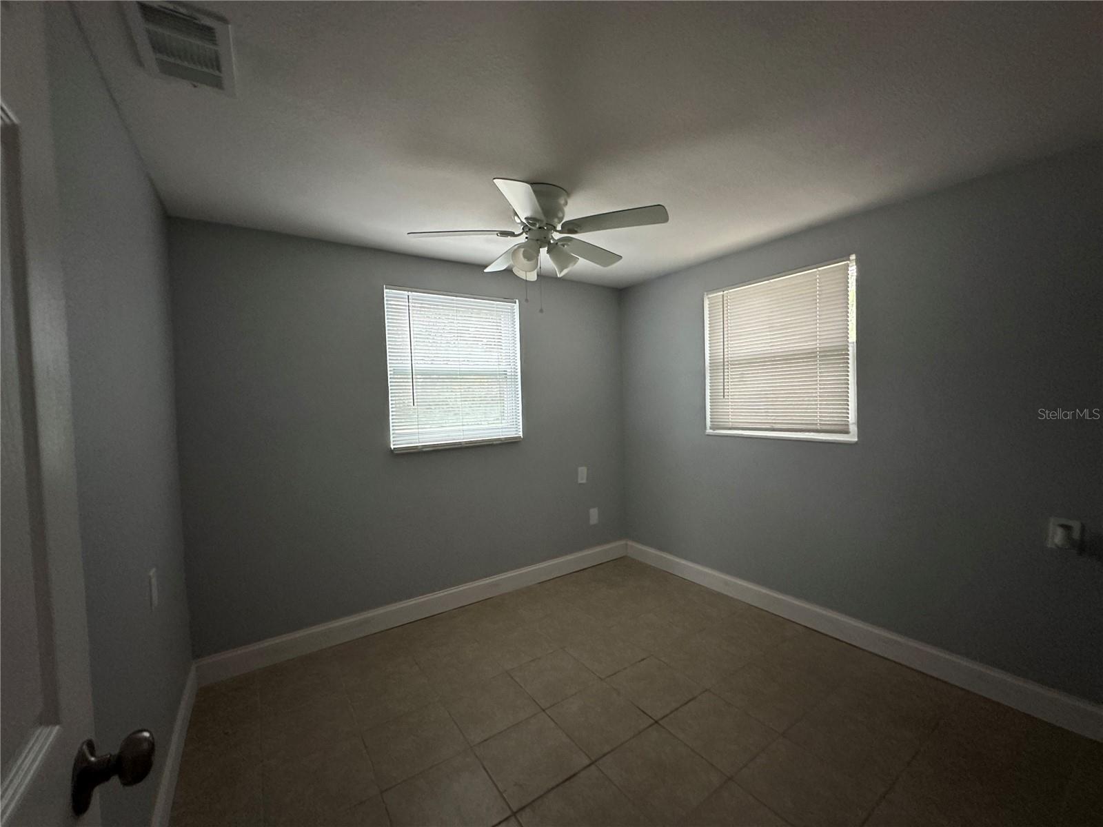 Image 6 of 8 For 450 88th Avenue N