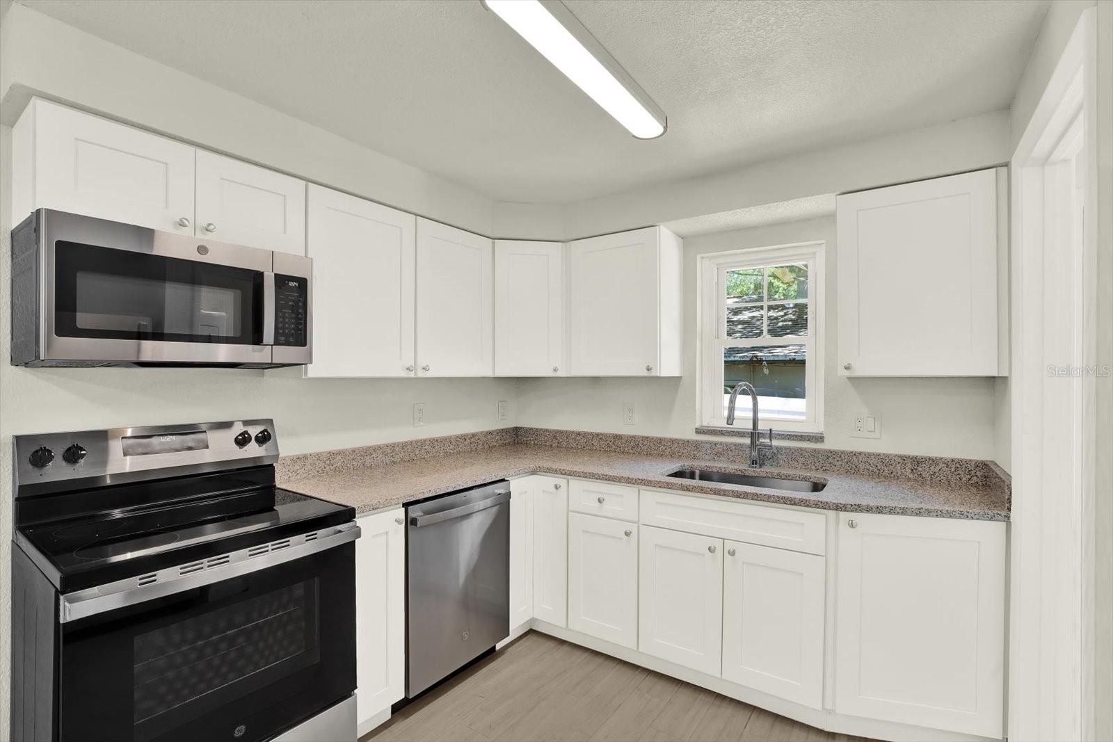 Image 16 of 25 For 1187 Bass Boulevard B