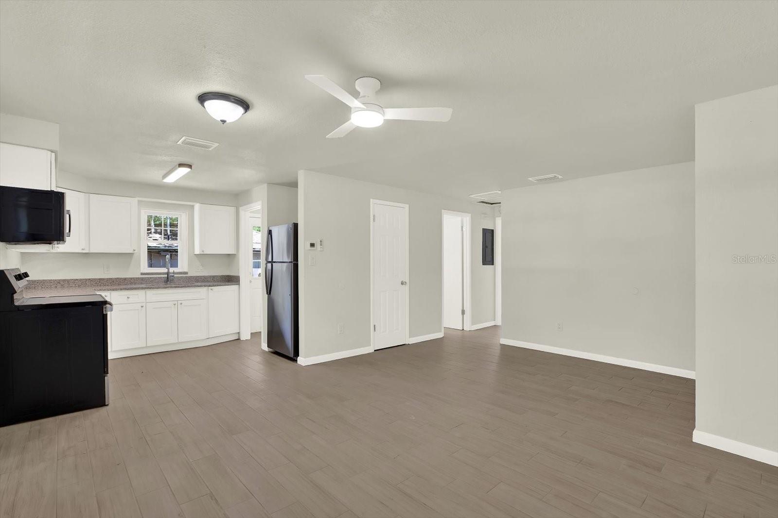 Image 8 of 25 For 1187 Bass Boulevard B