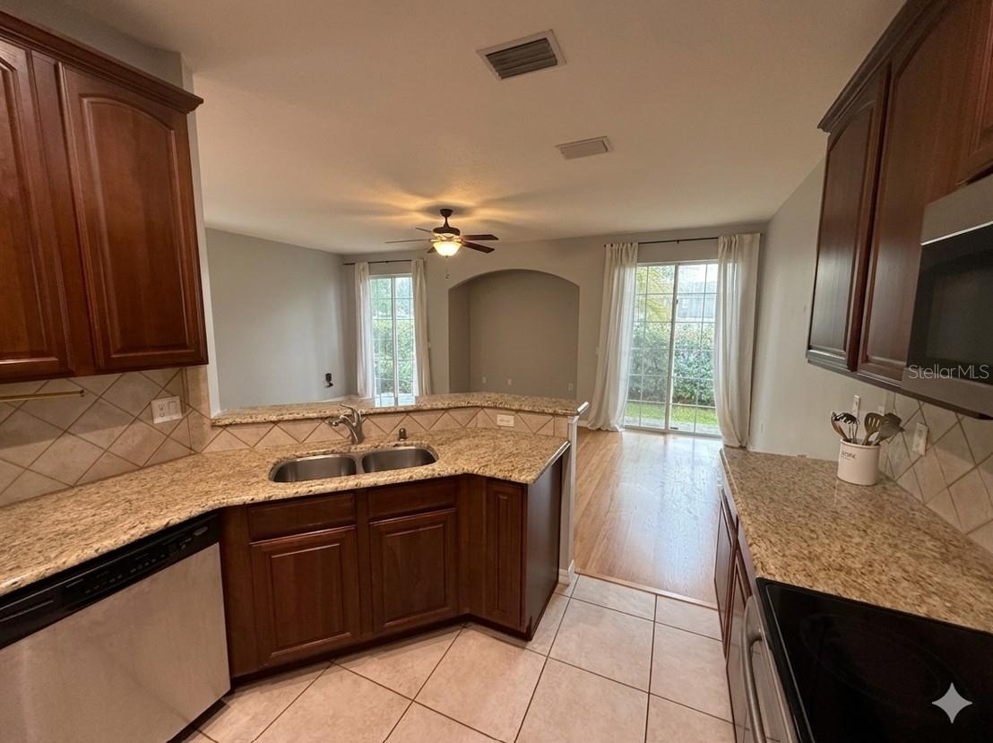 Image 13 of 28 For 7001 Interbay Boulevard 123