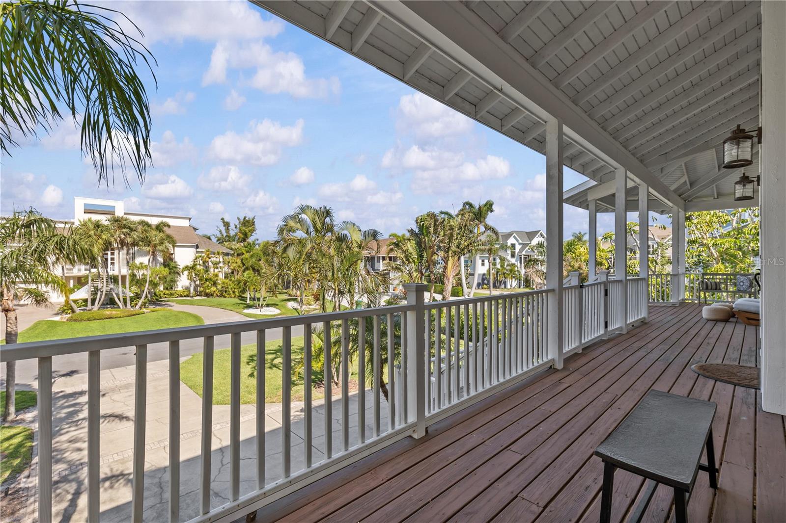 Image 13 of 76 For 897 Point Seaside Drive