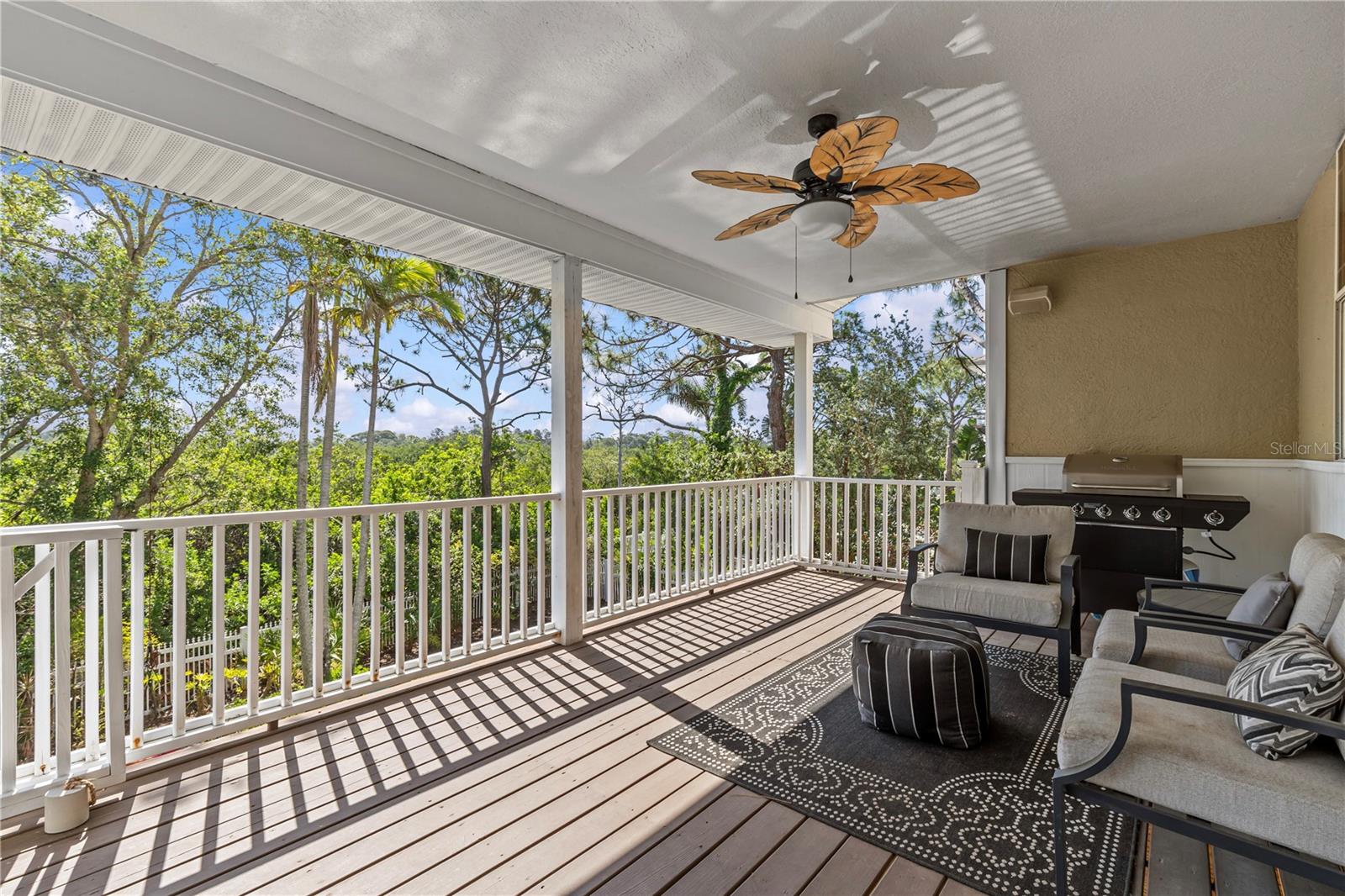 Image 15 of 76 For 897 Point Seaside Drive