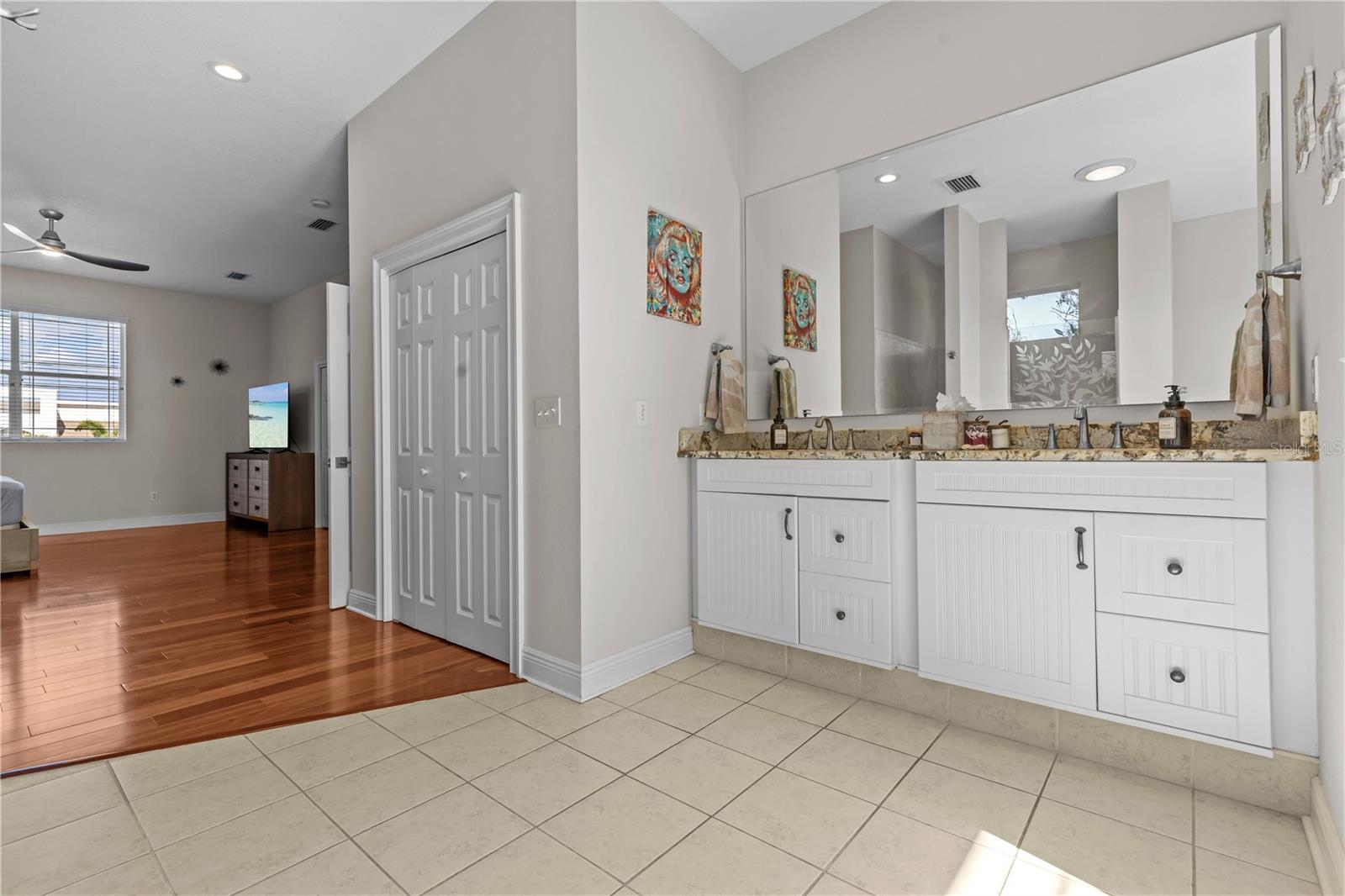 Image 37 of 76 For 897 Point Seaside Drive