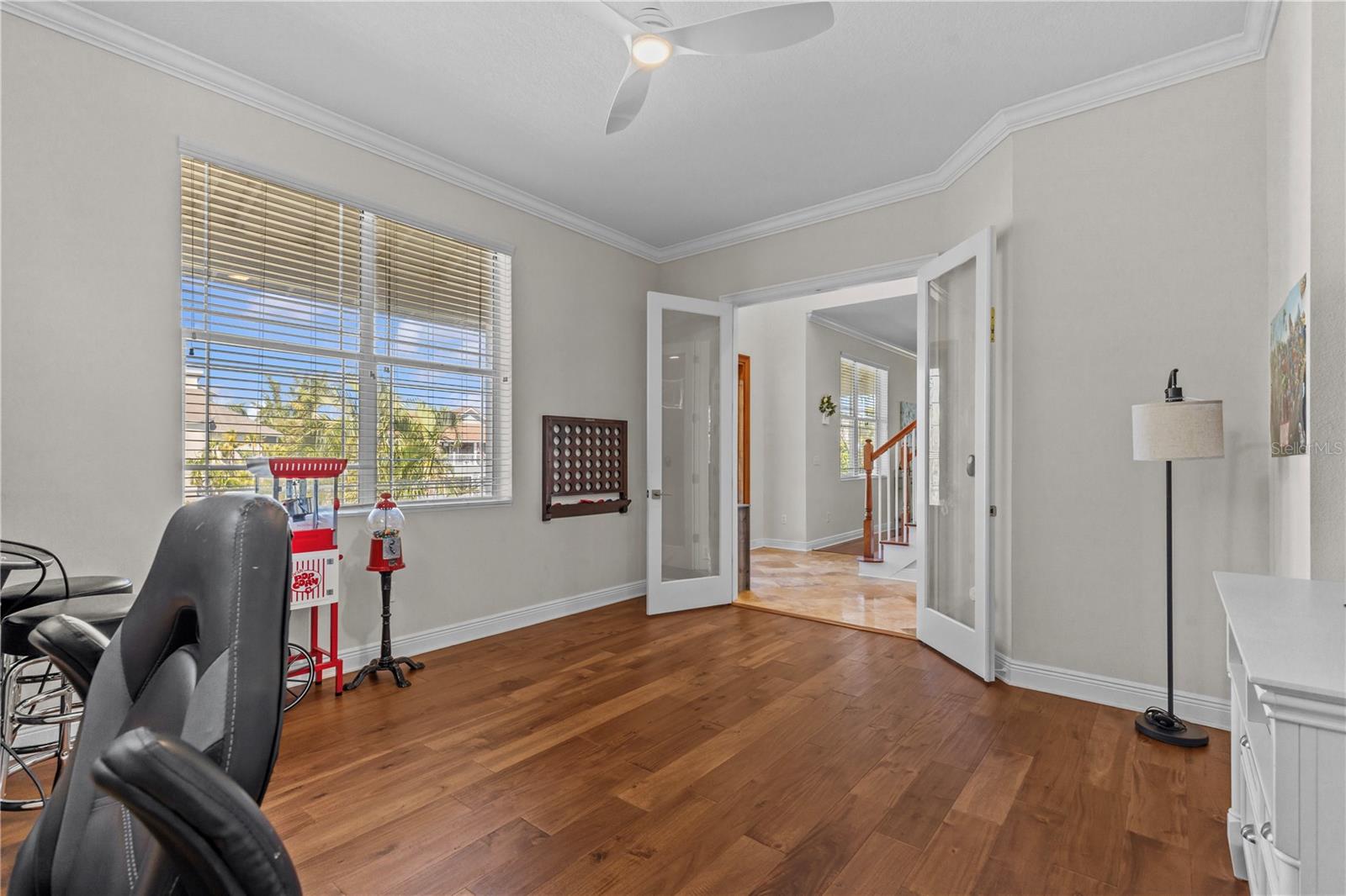 Image 45 of 76 For 897 Point Seaside Drive