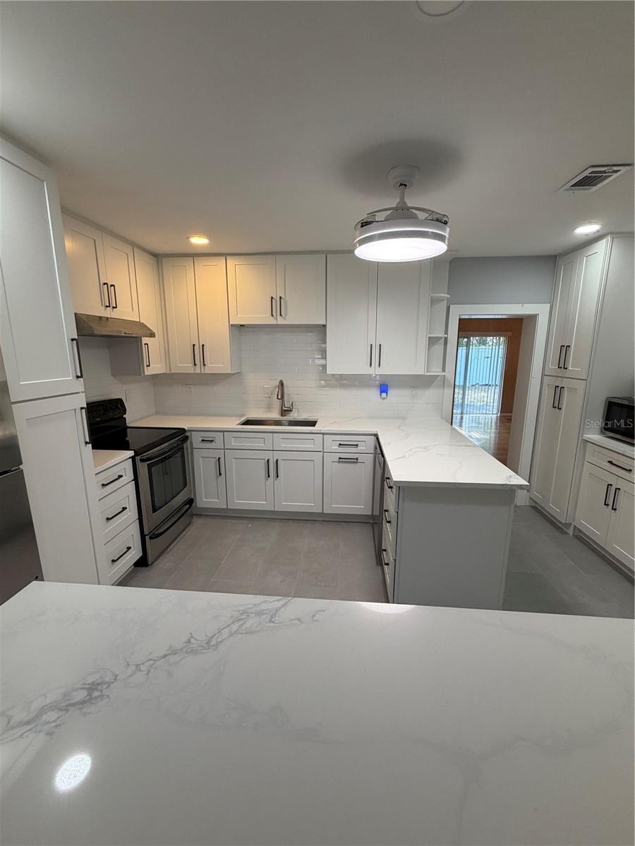 Image 10 of 25 For 104 Orion Avenue