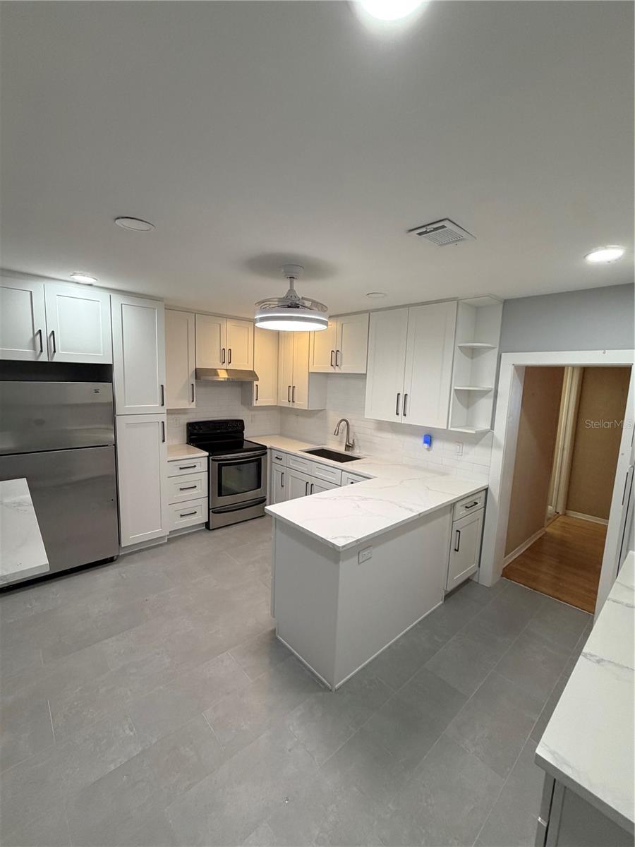 Image 11 of 25 For 104 Orion Avenue