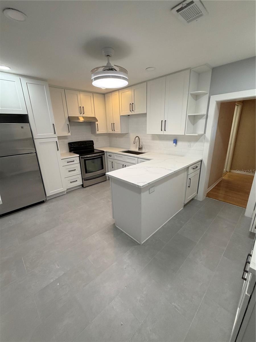 Image 14 of 25 For 104 Orion Avenue