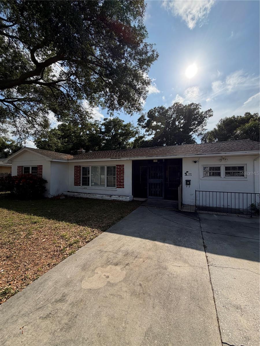 Image 4 of 25 For 104 Orion Avenue