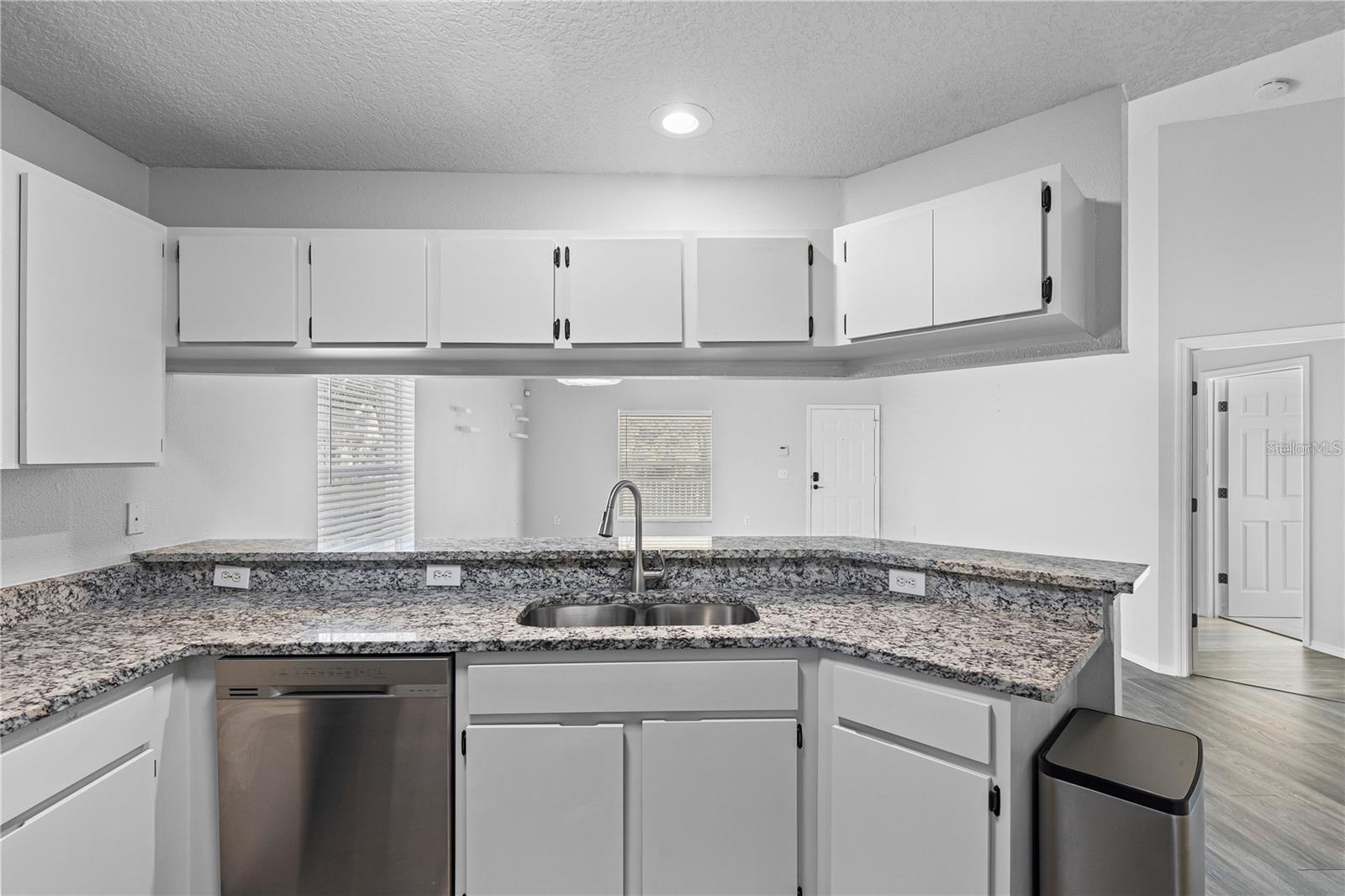 Image 7 of 22 For 7515 West Shore Boulevard