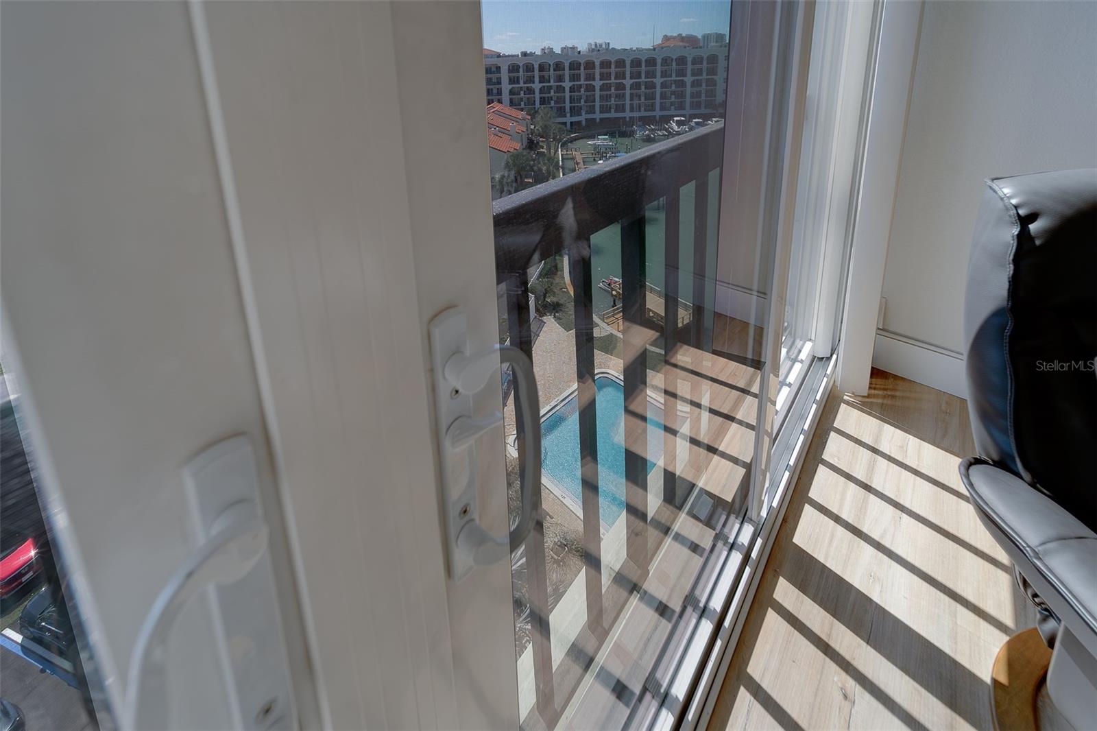 Image 11 of 41 For 255 Dolphin Point 802