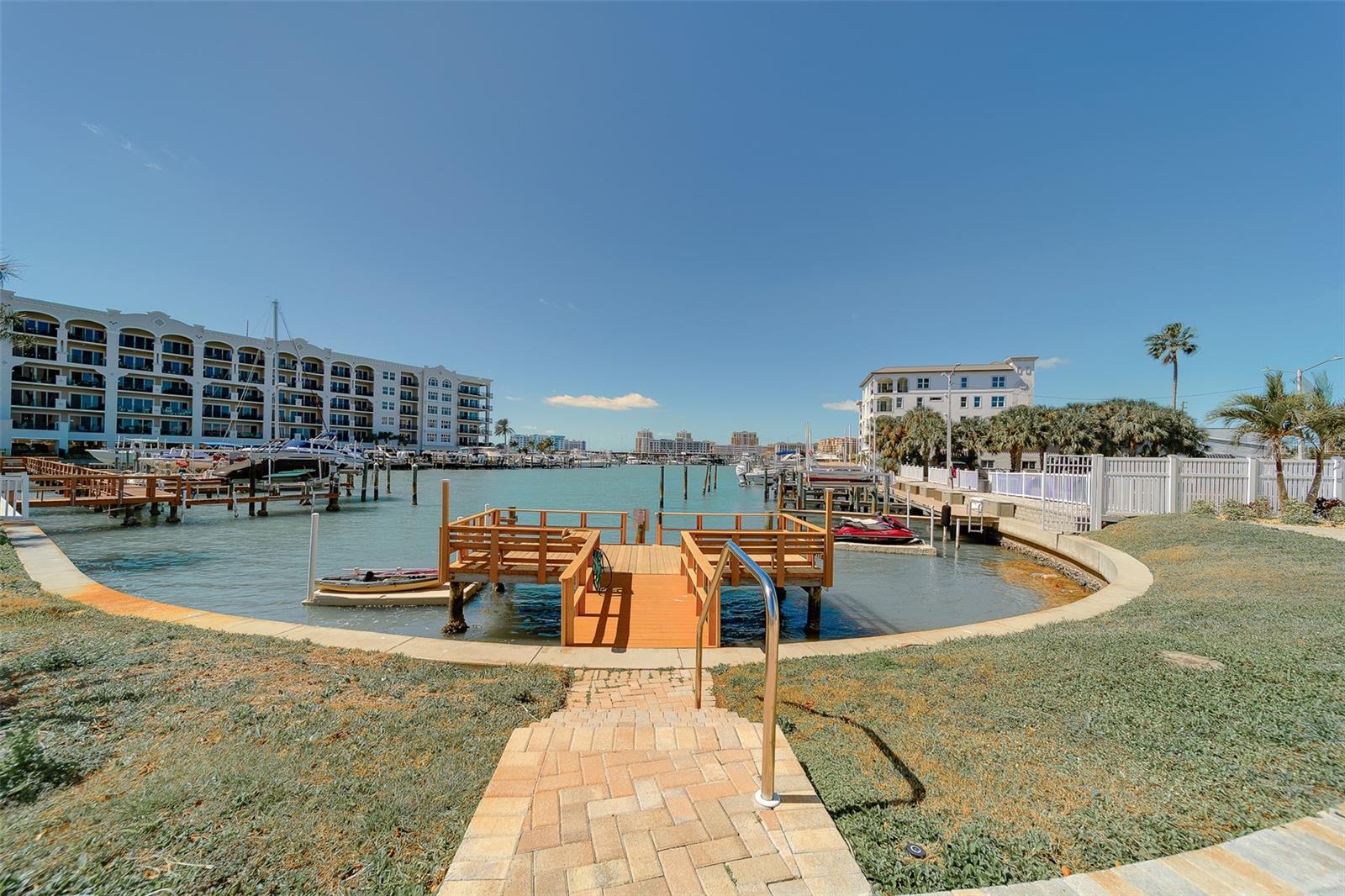 Image 30 of 41 For 255 Dolphin Point 802