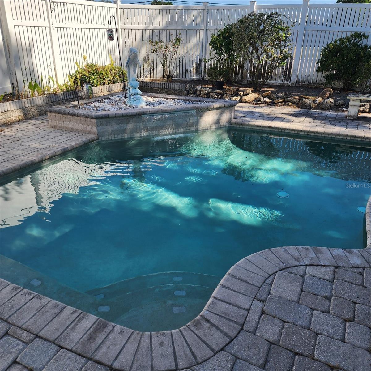 Image 10 of 13 For 14492 Oakglen Drive N