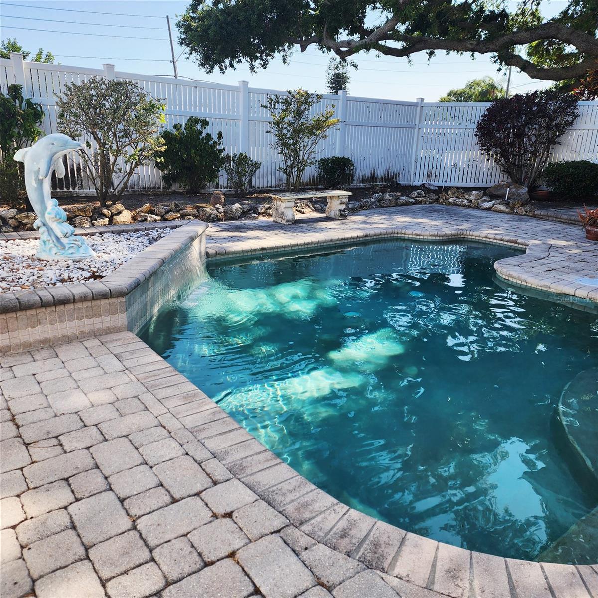 Image 2 of 13 For 14492 Oakglen Drive N