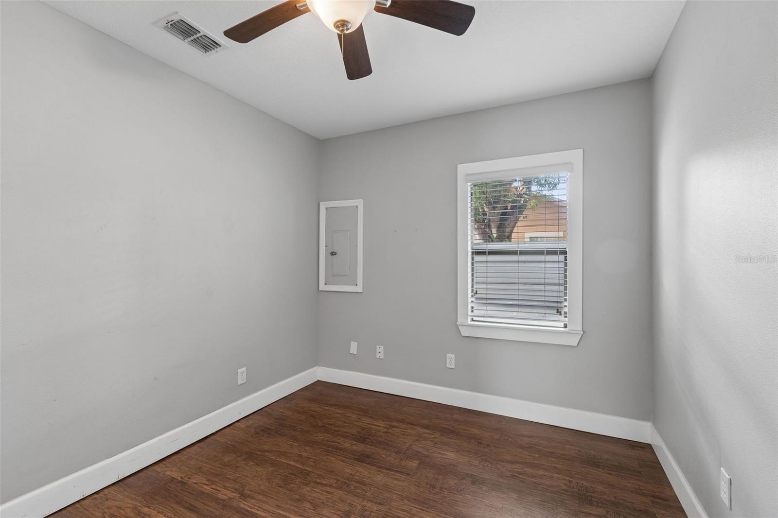 Image 13 of 31 For 6443 31st Street N