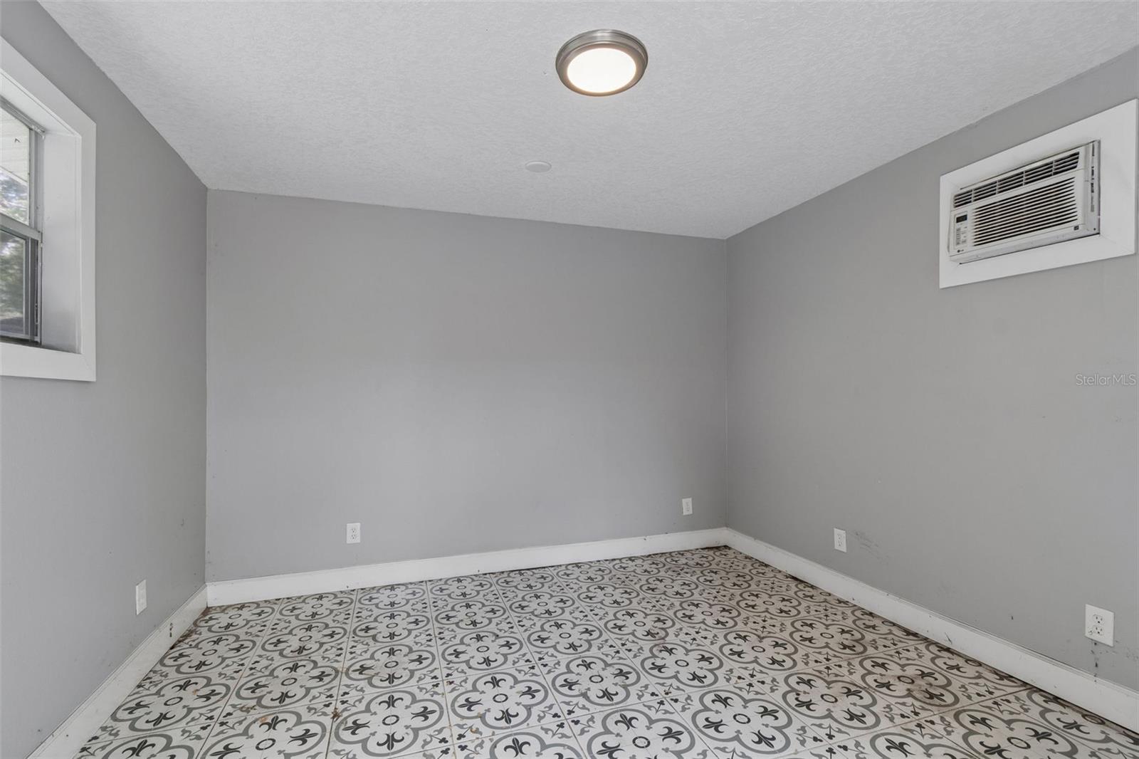 Image 28 of 31 For 6443 31st Street N