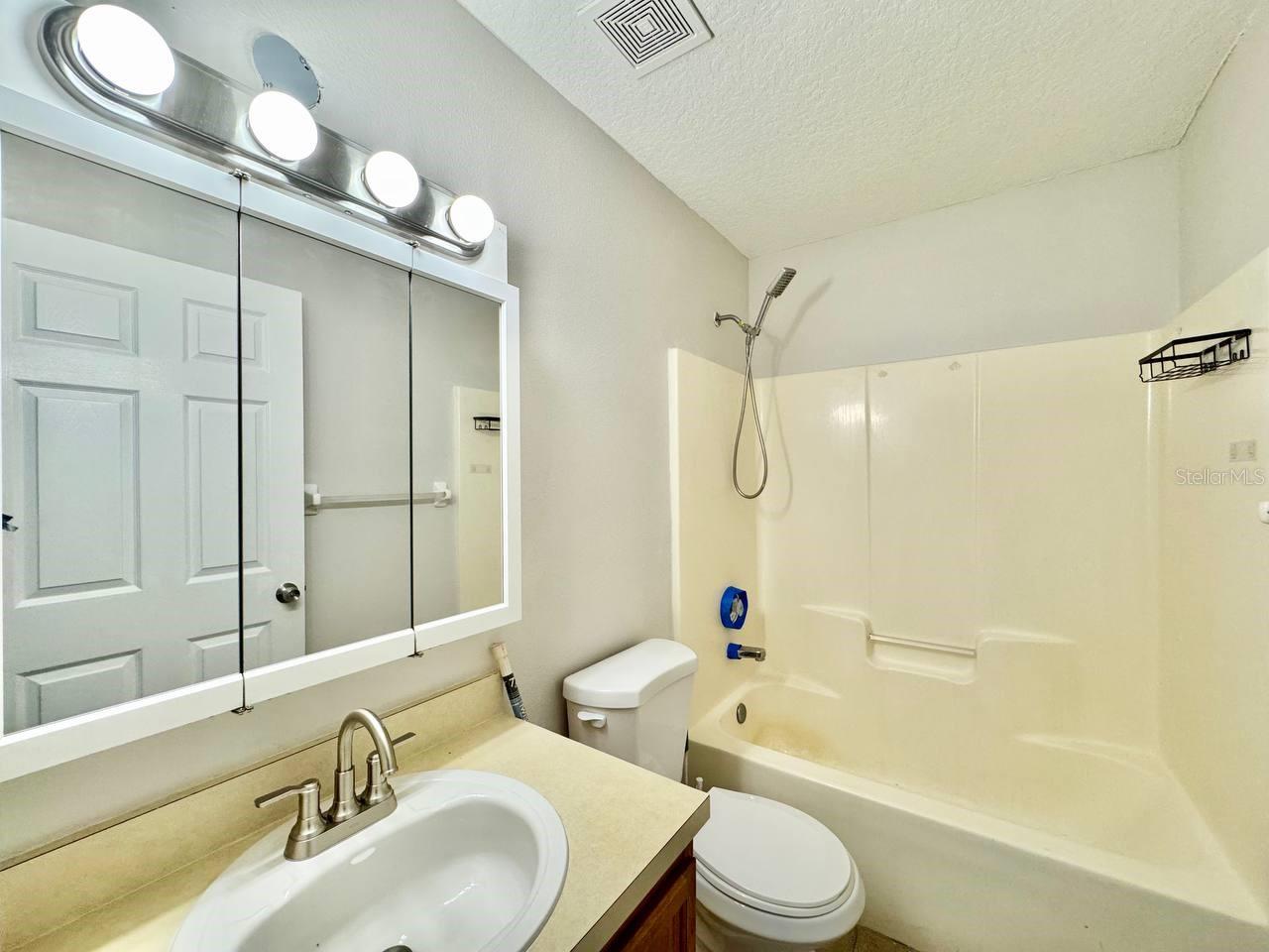 Image 17 of 18 For 5816 Congress Street 203