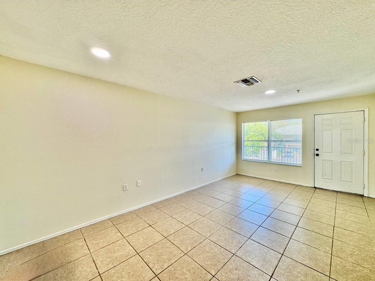 Image 6 of 18 For 5816 Congress Street 203