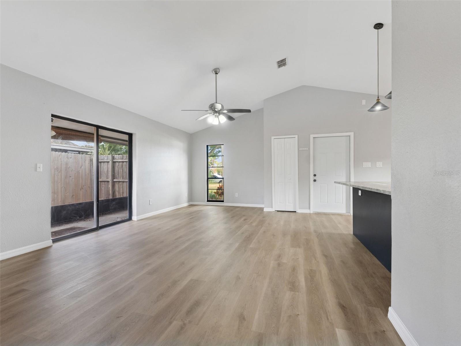 Image 3 of 25 For 766 91st Avenue N
