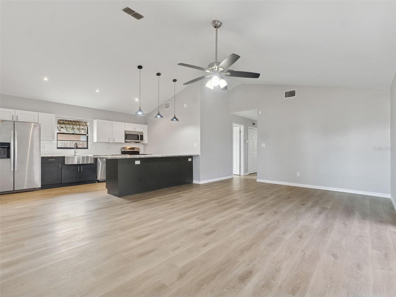 Image 5 of 25 For 766 91st Avenue N