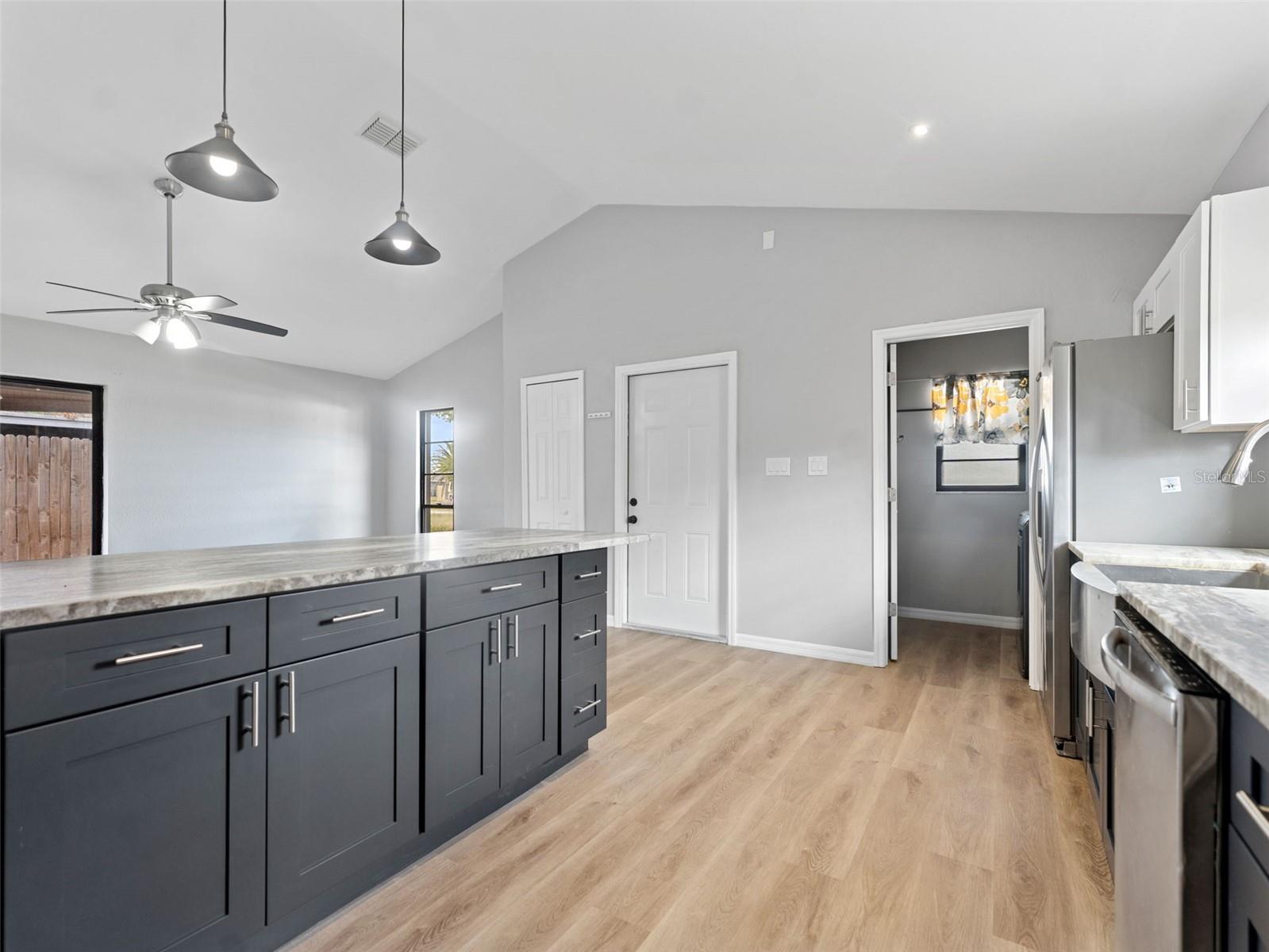Image 7 of 25 For 766 91st Avenue N